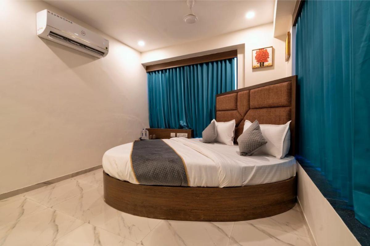 Hotel Royal 24 أحمد أباد المظهر الخارجي الصورة