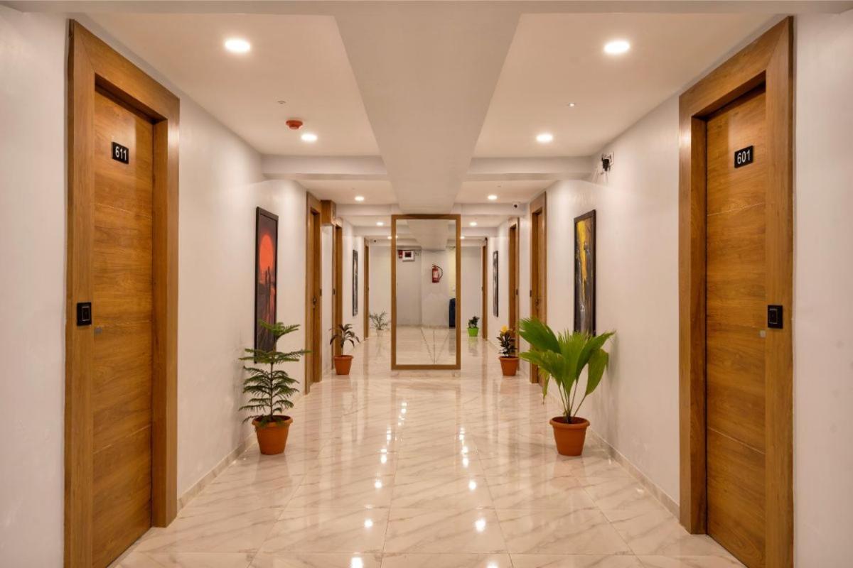 Hotel Royal 24 أحمد أباد المظهر الخارجي الصورة