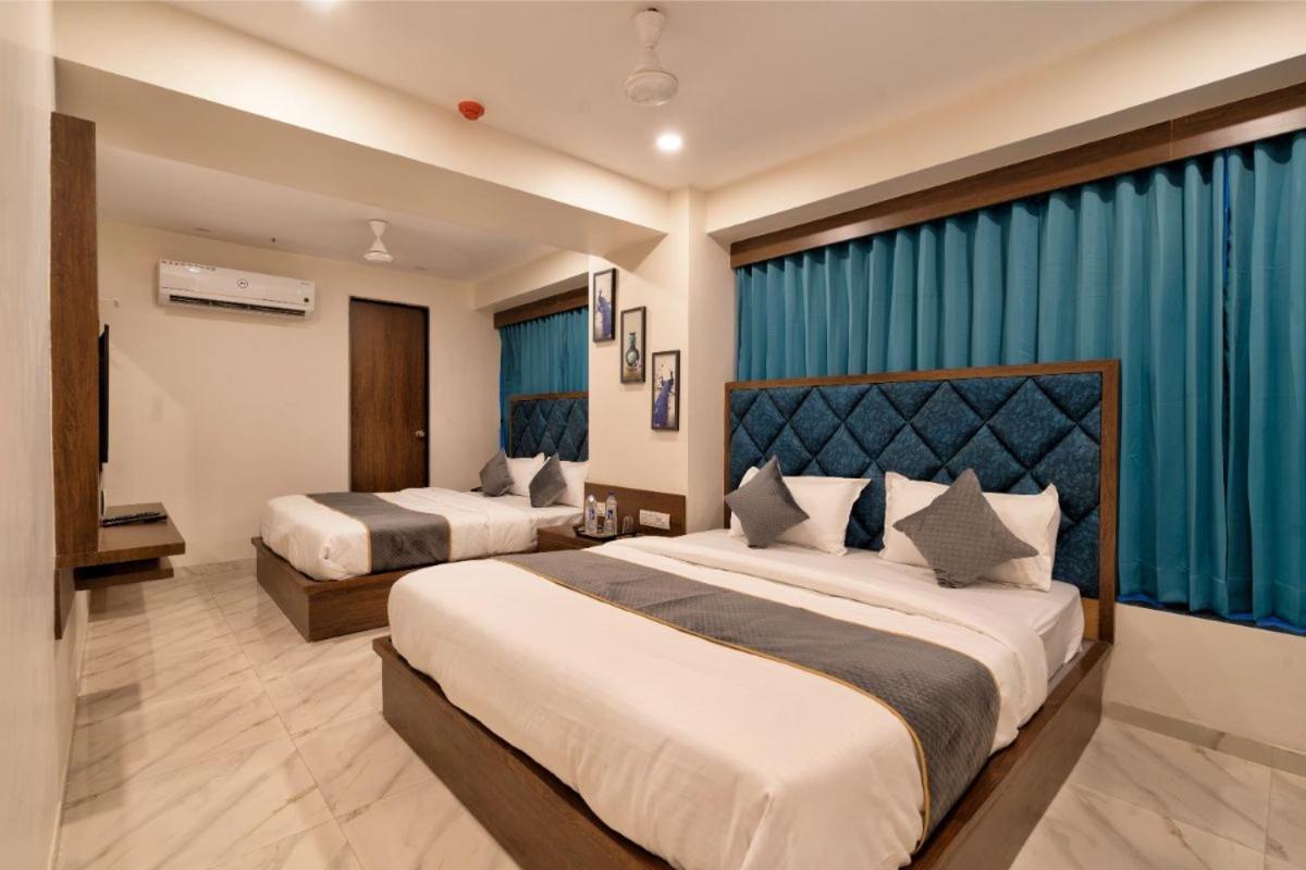 Hotel Royal 24 أحمد أباد المظهر الخارجي الصورة