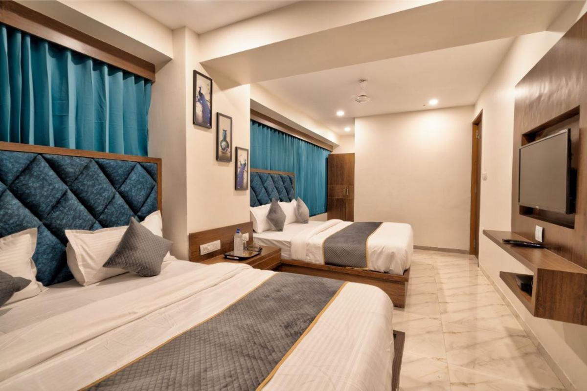 Hotel Royal 24 أحمد أباد المظهر الخارجي الصورة
